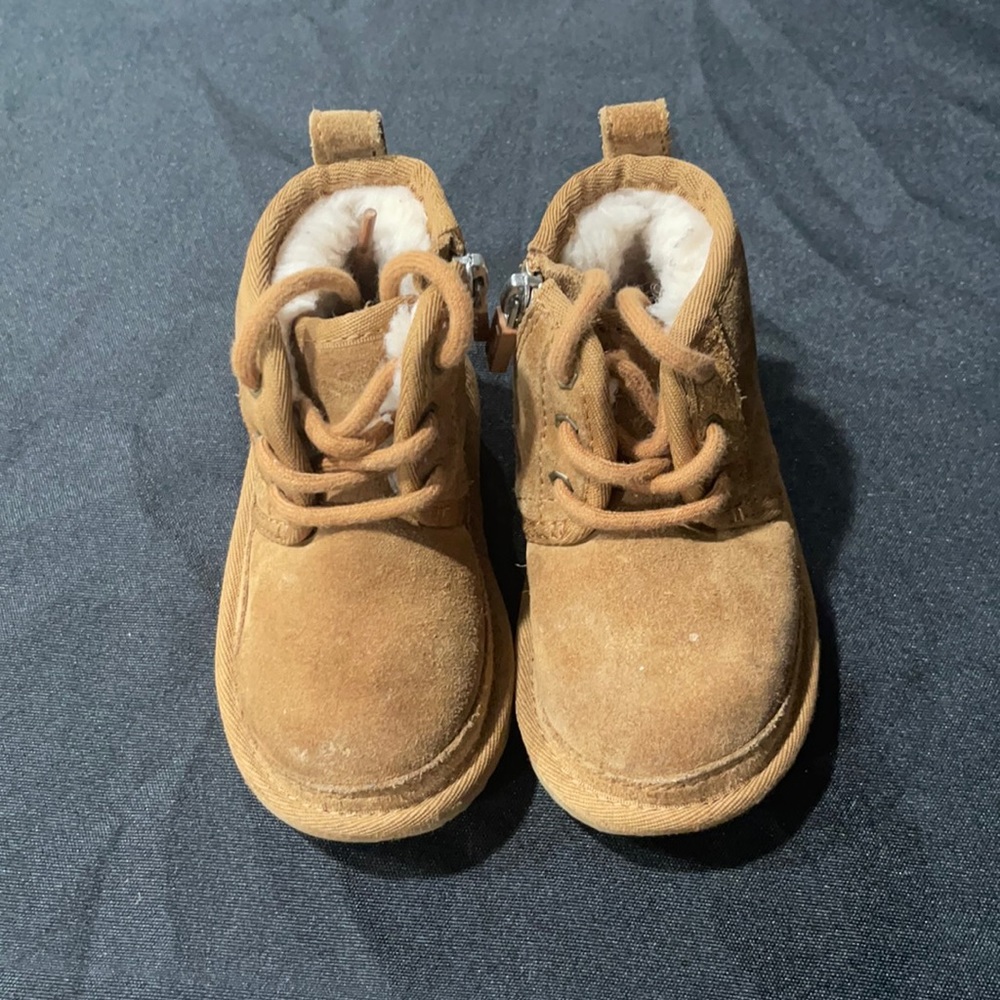 Toddler ugg Neumel boot size 6